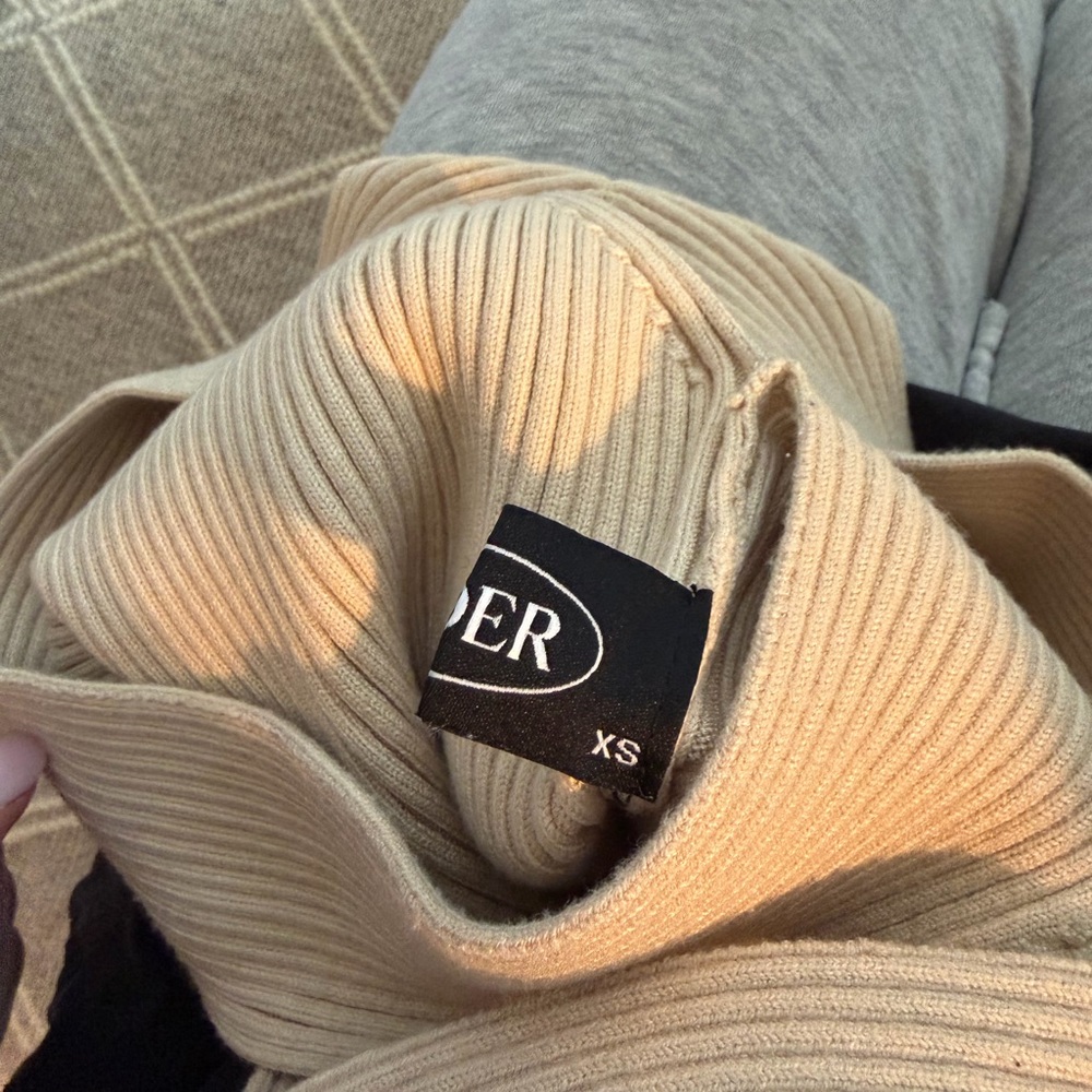 Beige Ribbed Knit Halter Top - Picture 3 of 3